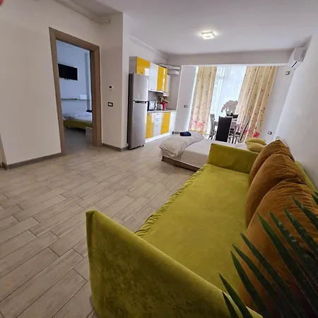 Azizi Side Family - Pool & Apartament